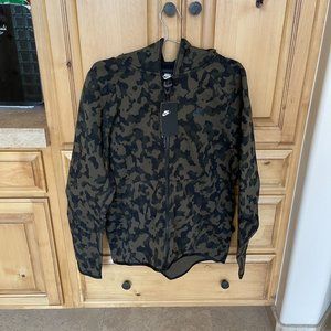 NEW Nike Men's Camo Zip Up Hoodie in size L